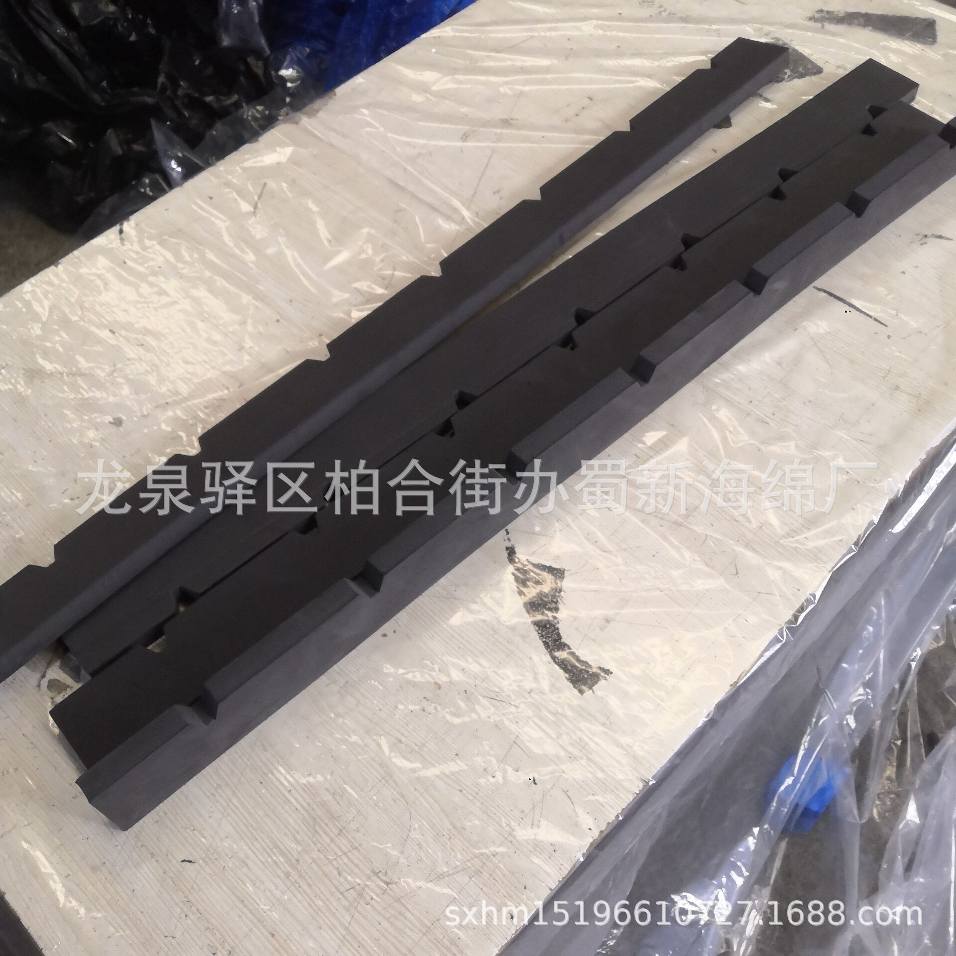 厂家供应单面带胶高回弹波浪阻燃吸音海绵卷材