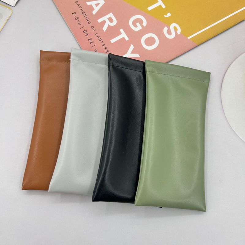 Glasses Bag New Soft Leather Sunglasses Storage Bag for Men and Women with Myopia and Presbyopia Portable Waterproof Simple Glasses Bag Glasses Bag New Soft Leather Sunglasses Storage Bag for Men and Women with Myopia and Presbyopia Portable Waterproof Simple Glasses Bag