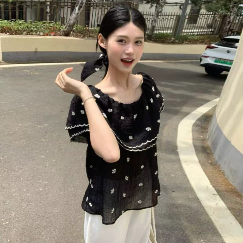 Size Has Been Updated. Korean Style, Gentle, Sweet and Cute, Age-Reducing One-Line Collar Floral Top Shirt. Ready in Stock Size Has Been Updated. Korean Style, Gentle, Sweet and Cute, Age-Reducing One-Line Collar Floral Top Shirt. Ready in Stock