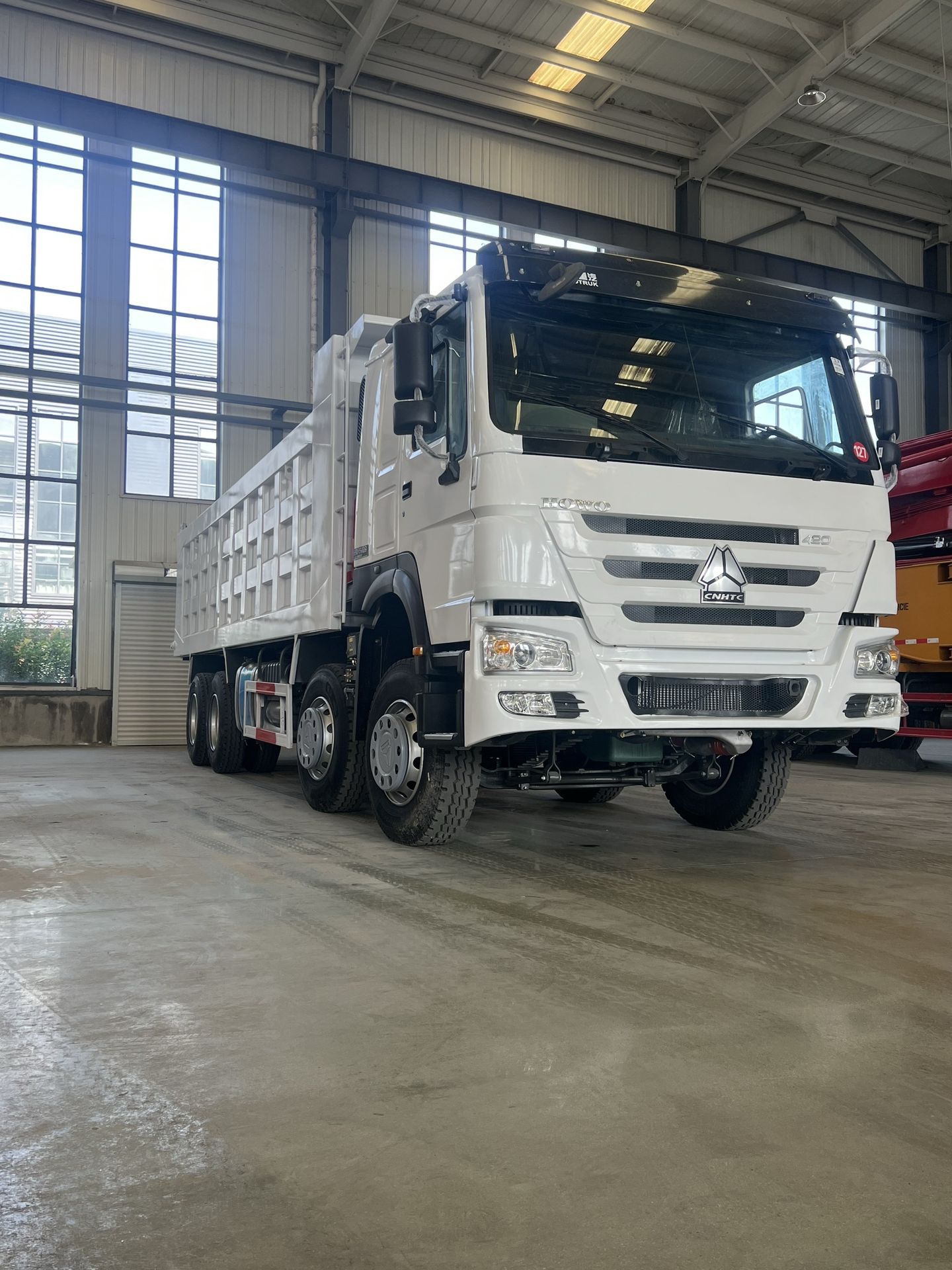 Cross-Border African Used Sinotruk Howo 8X4 371 Horsepower Engineering Transport Dump Truck Export Heavy-Duty Dump Truck