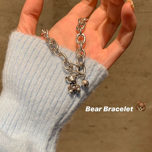 Japanese and Korean Minimalist Women's Hand Chain Ins Cold Style Jewelry Friendship Bear Bracelet Alloy Metal Texture Bracelet