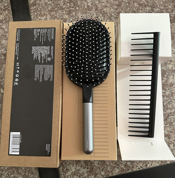 회색