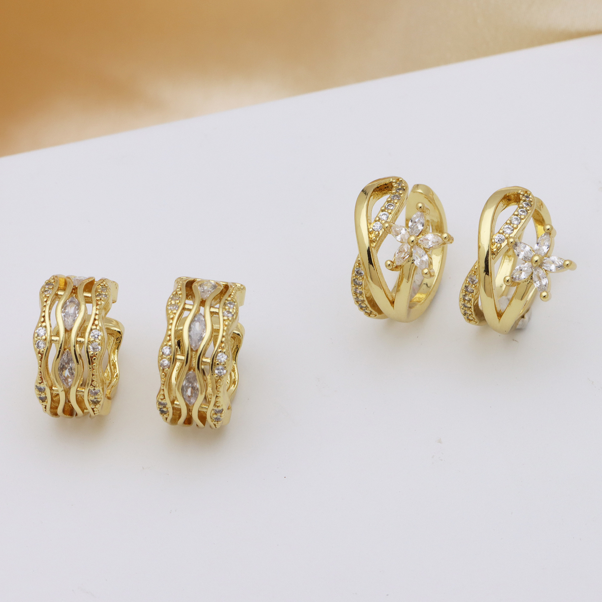 18K Gold Plated Plating Material 1 Pair Shiny IG Style Geometric Heart Shape Inlay Copper Zircon 18K Gold Plated Ear Cuffs