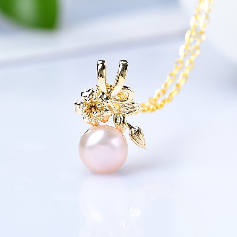 Natural freshwater pearl pendant, simple 14K gold infused flower, beautiful moon, round color preservation pearl pendant, niche, versatile, and minimalist
