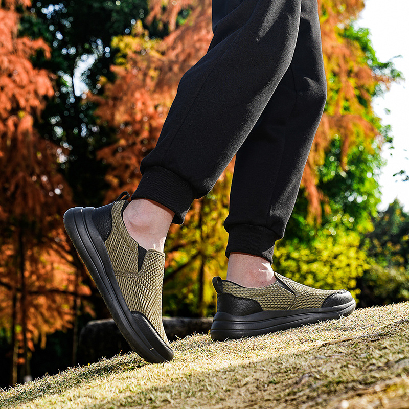 Nuevos zapatos de hombre de verano zapatos casuales de malla transpirables antideslizantes suela suave y elástica de mediana edad zapatos deportivos perezosos