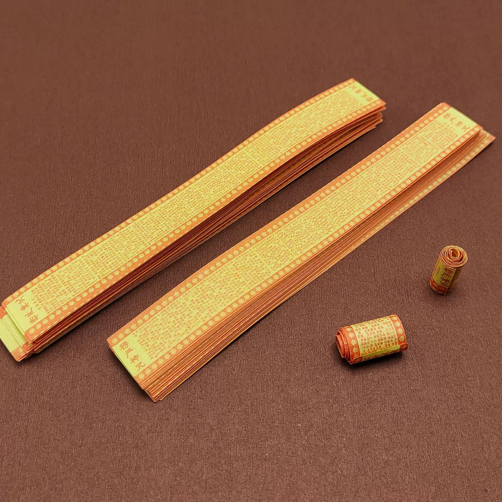 Миниатюрная рулонная бумага гофрированная мантра