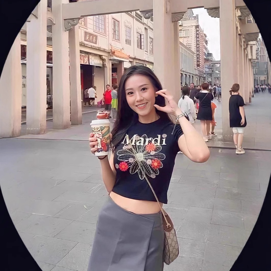 現物韓国潮牌mardiギャルの短い女性の小さい菊のプリントの半袖の臍を露出して身を修めるtシャツは代行します。
