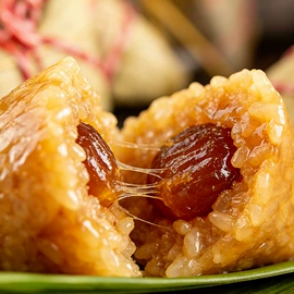 混合坚果;月饼;传统糕点