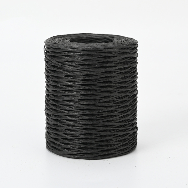 花屋の材料の花の花束を包装して手作りのdiyバラの花を刺します。