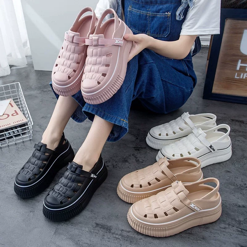 2024 новые летние универсальные женские туфли на тонкой платформе и толстой подошве, увеличивающие внутреннюю высоту, повседневные сандалии с вырезами для женщин, которые можно носить на улице