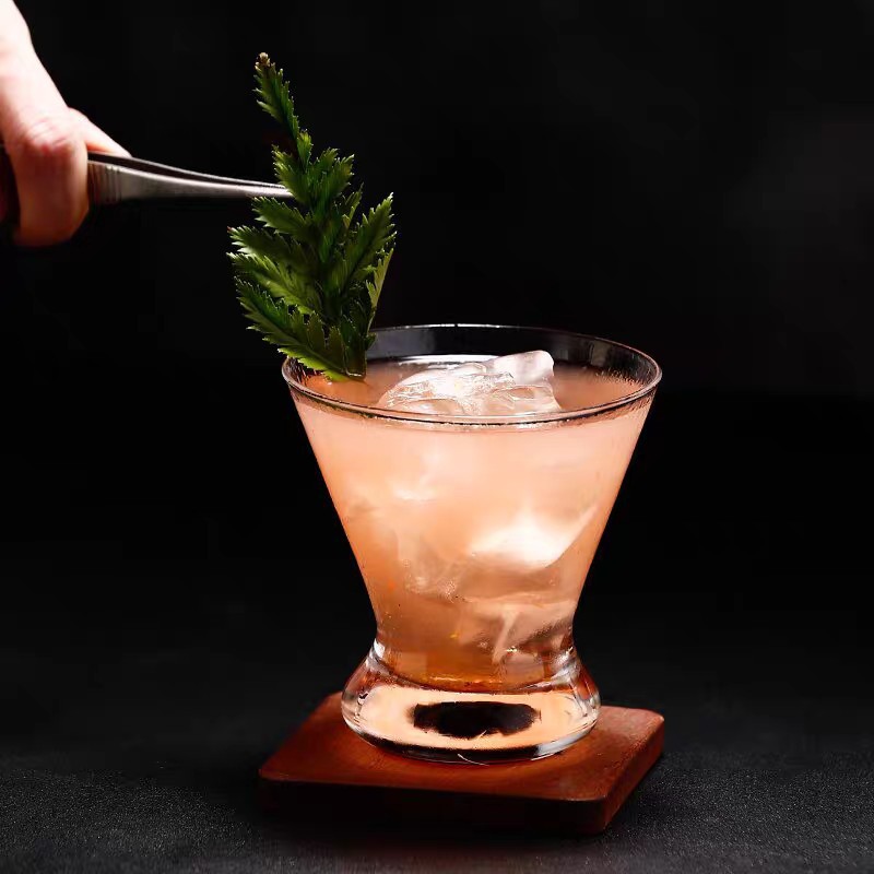 Copa Martini de estilo japonés metropolitano, copa de cóctel, copa de postre, vaso de nicho, copa triangular creativa, copa de helado, copa de vino