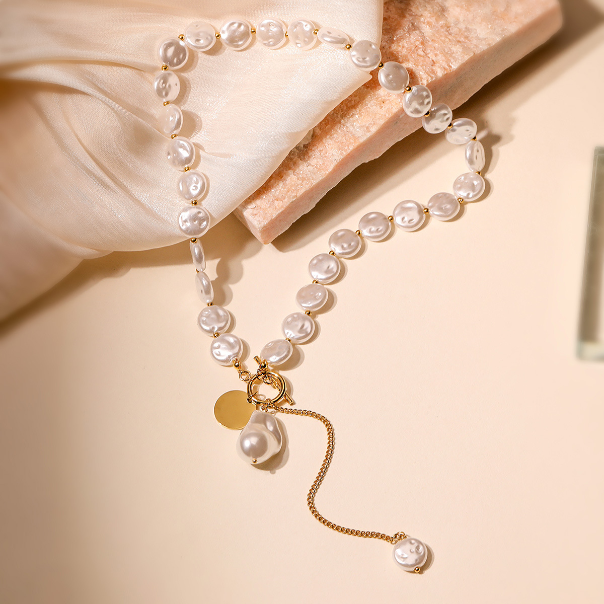 Artificial Pearl Material Geometric Pattern Casual Elegant Lady Geometric Artificial Pearl Beaded Chain Beaded Necklaces Wholesale