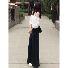���������¿���Ƹ�С�ں�ɫ��������ţ�п�Ů��������ë���ϵؿ�