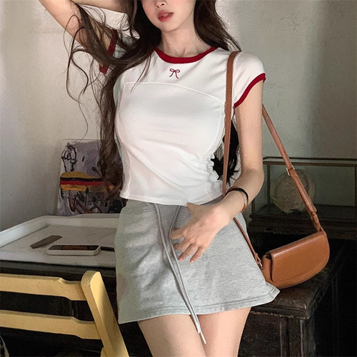 Bow-knot Embroidery Short-Sleeve T-Shirt for Women: Summer Sweet & Spicy Style, Slimming Fit with Bold Color-Blocked Hemlines—Chic Instagram-Worthy Top