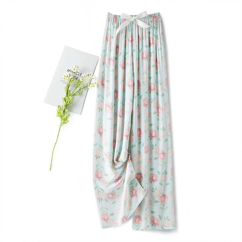 연한 녹색 분홍색 꽃