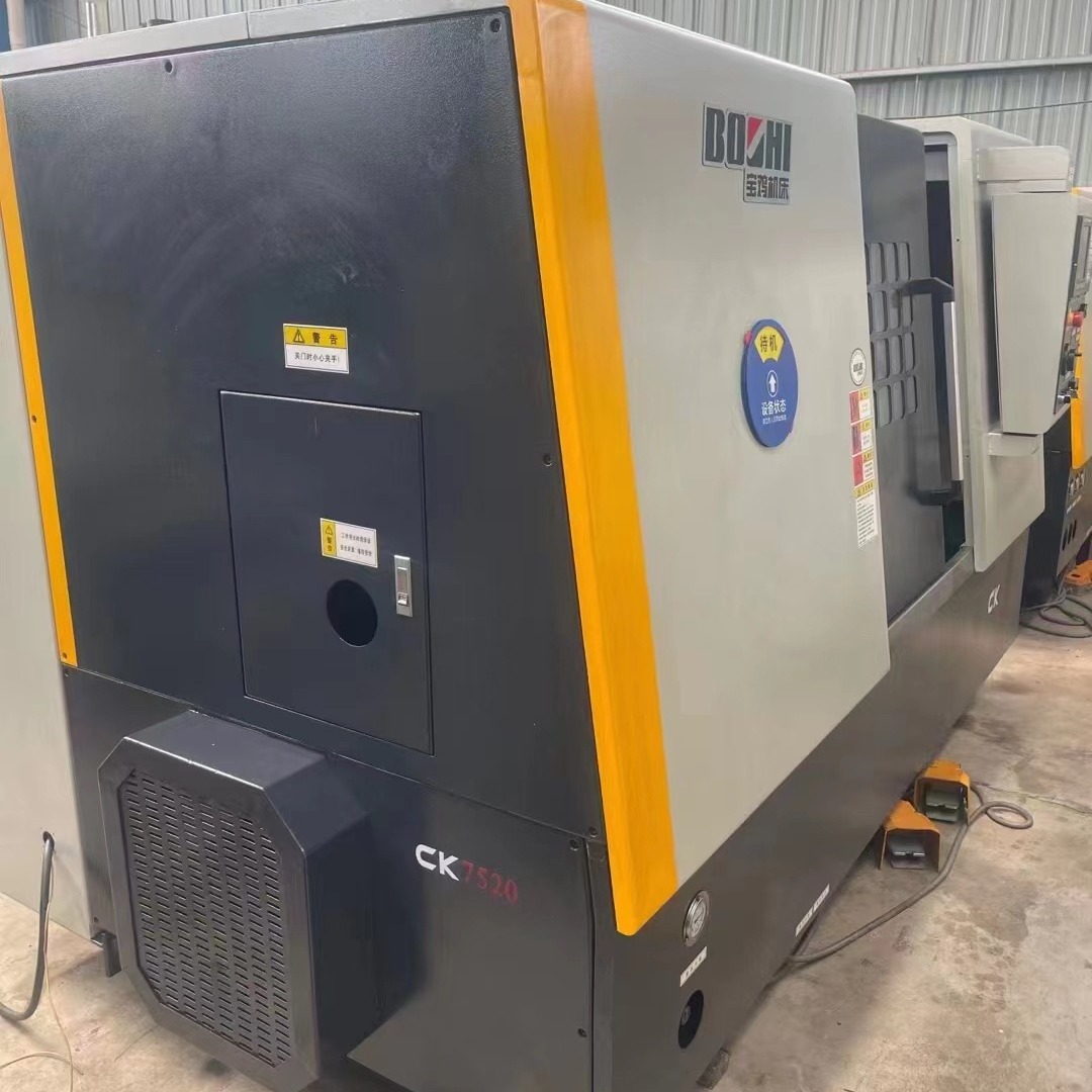 出售宝鸡CK7520数控斜身车床身回转直径500主轴通孔62车削直径370