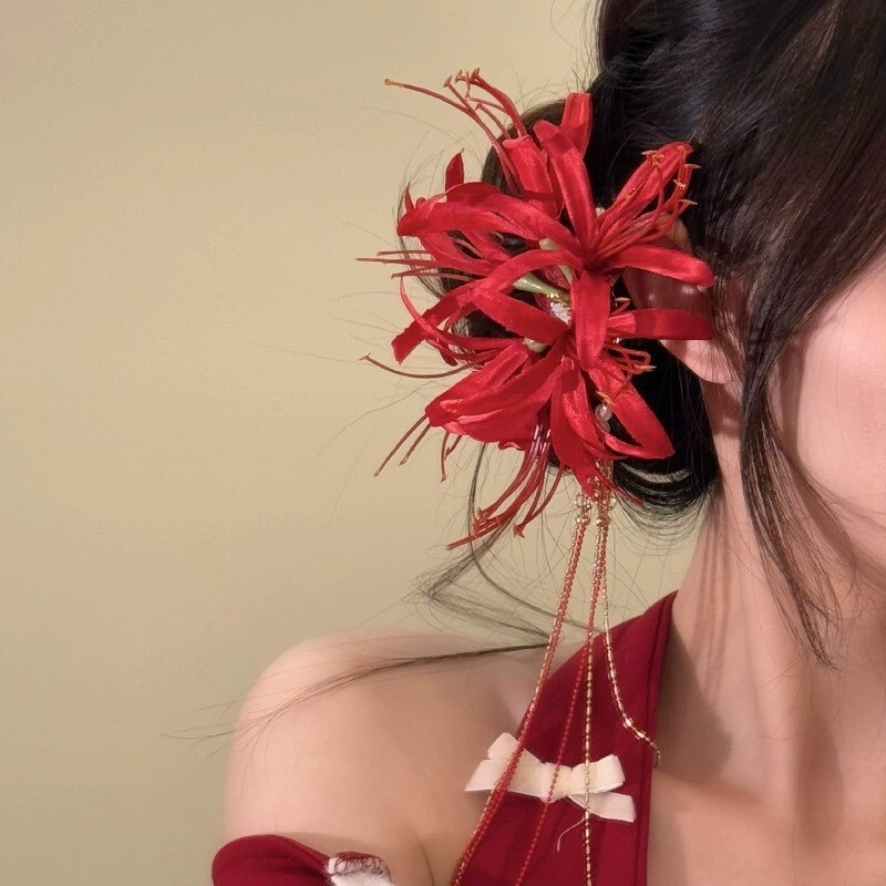 Charming and Alluring! Super Fairy-Like Red Spider Lily Flower Tassel Duckbill Hairpin, High-End Side Hair Accessory for Travel Charming and Alluring! Super Fairy-Like Red Spider Lily Flower Tassel Duckbill Hairpin, High-End Side Hair Accessory for Travel