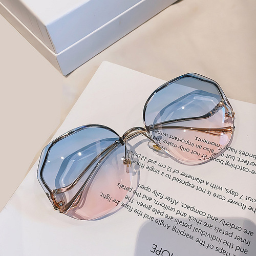 Ladies' sunglasses, Instagram-style sun glasses, street-style fast-paced Korean-style fashionable sun glasses