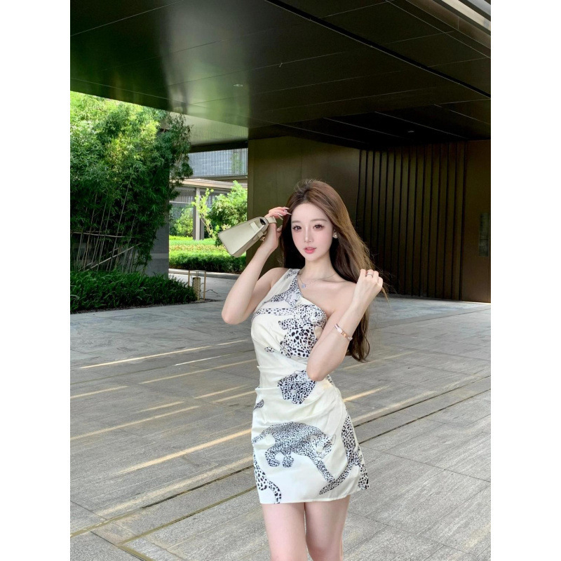 ホットガールオフショルダードレス女性の夏の新しいプリントプリーツショートスカートウエスト痩身気質純粋な欲望オフショルダースカート|undefined