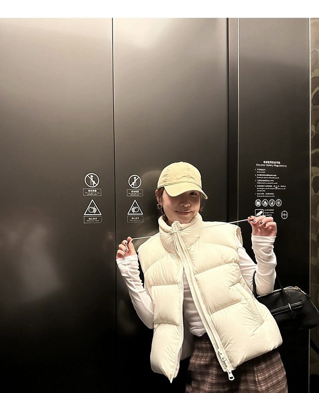 欧货加厚泡芙羽绒服女2025年新款马甲外穿坎肩立领加厚背心面包服|undefined