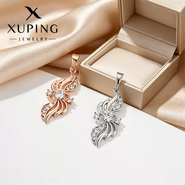 Minimalist niche design feather necklace pendant made of copper alloy with hollowed-out design, European and American cross-border style, elegant pendant jewelry wholesale