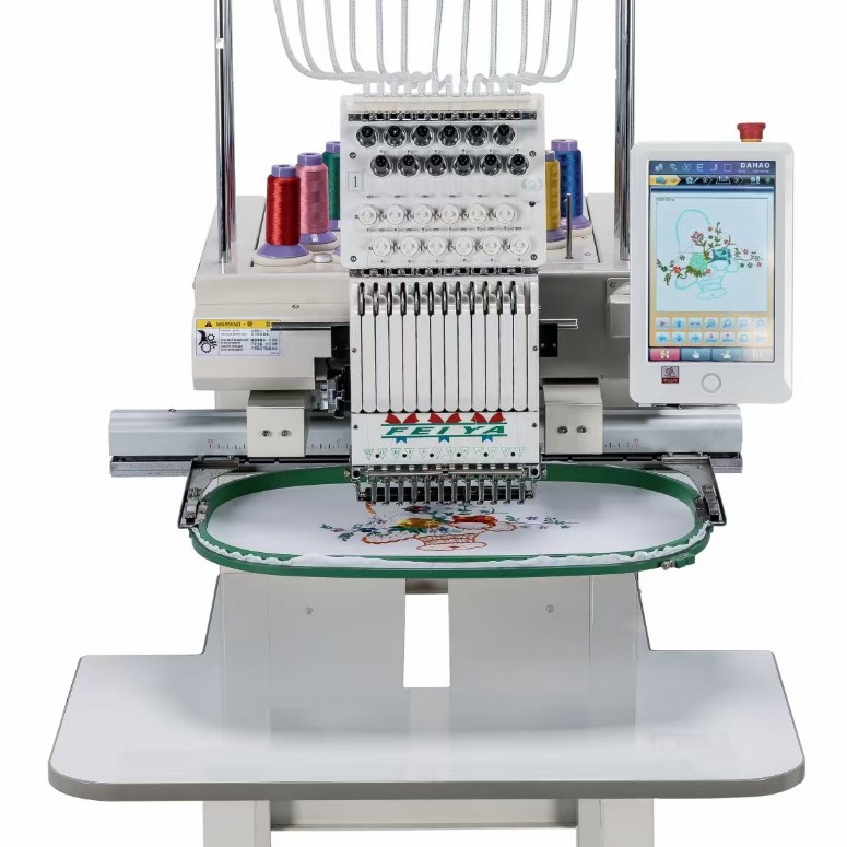 Máquina de bordar de una sola cabeza y 12 agujas a estrenar al por mayor máquina de bordar por computadora automática de una sola cabeza y múltiples agujas de escritorio de alta velocidad tres en uno