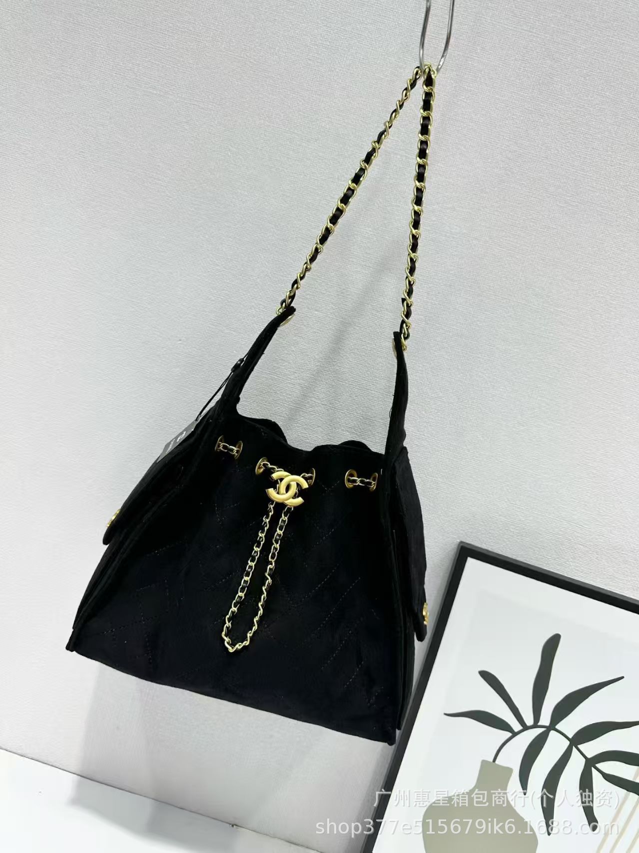 A038 suede black