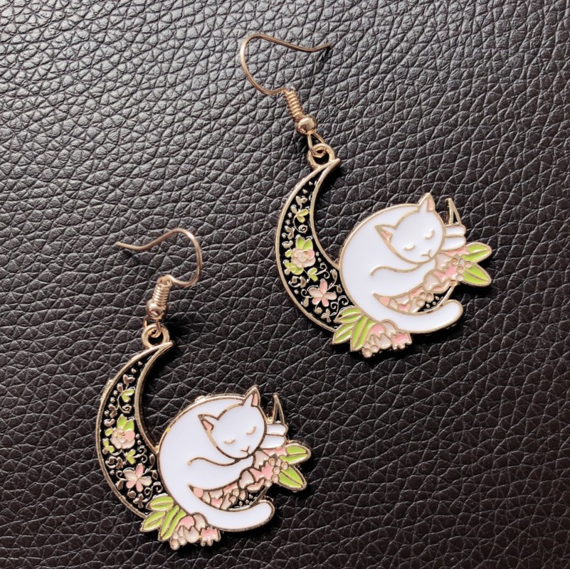 Fashion Moon Cat Alloy Plating No Inlaid Earrings display picture 4