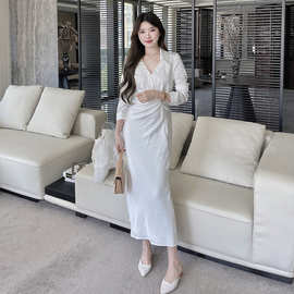 金秘书秋季v领衬衫连衣裙优雅气质女褶皱收腰显瘦翻领鱼尾长裙