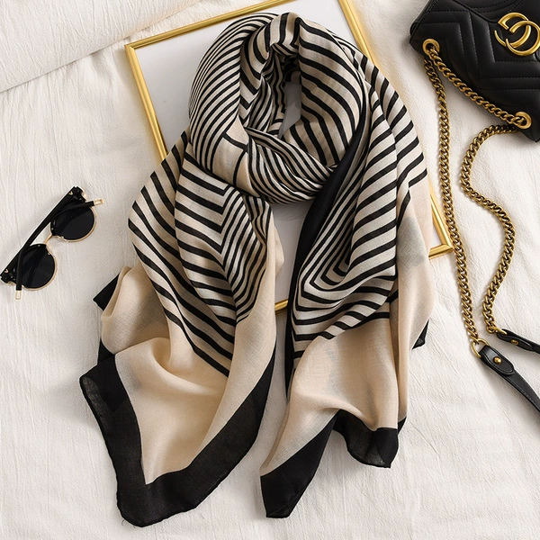 Beige nordic stripes