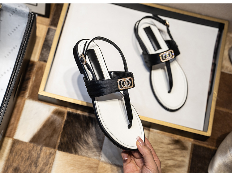 Moda Saten Sandalet Kadın Yaz Ayakkabıları Dış Ticaret Terlikler Dış Giyim Tek Kelime Plaj Düz_voghion.com