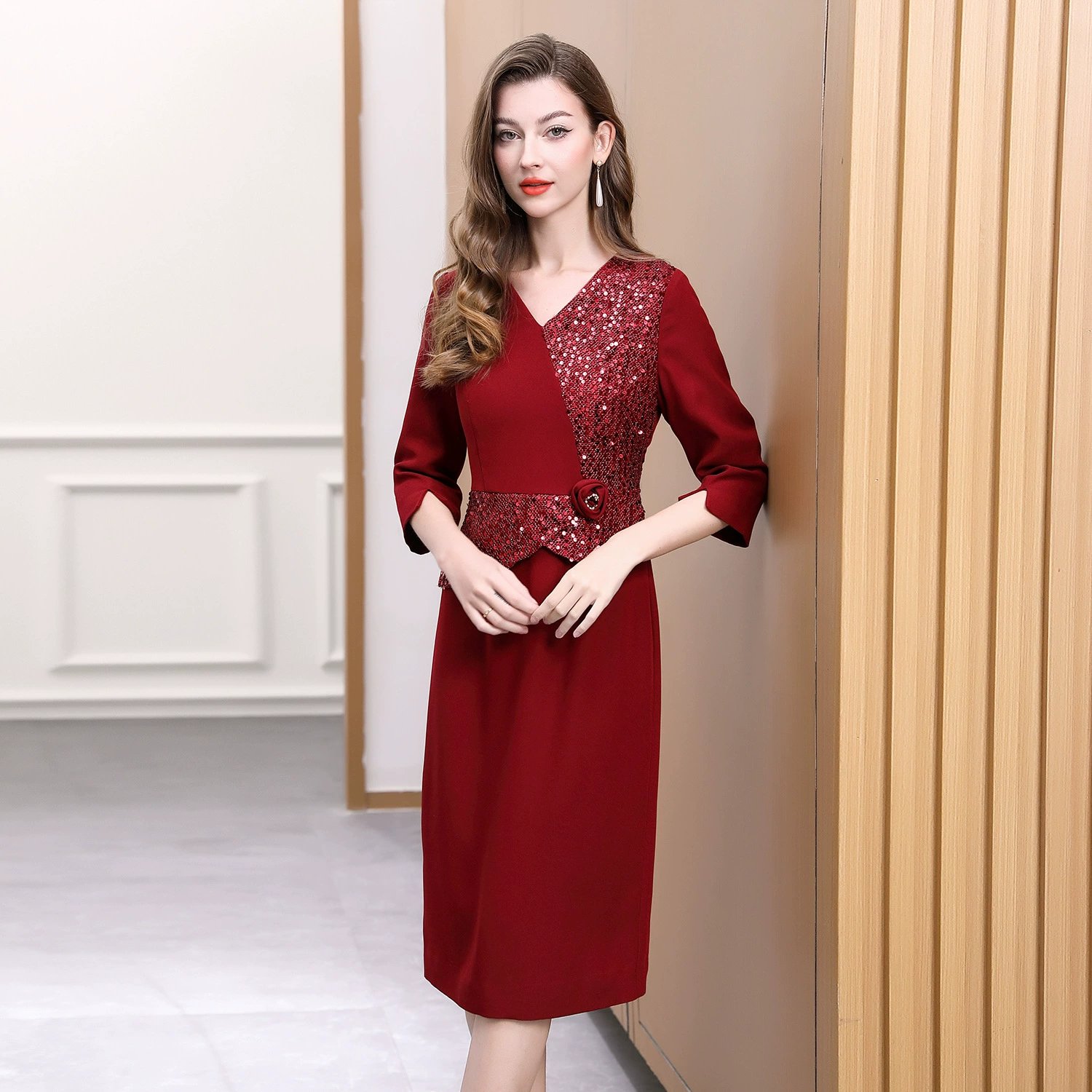 Весенний и осенний новый 2025 года бордовое платье большого размера
