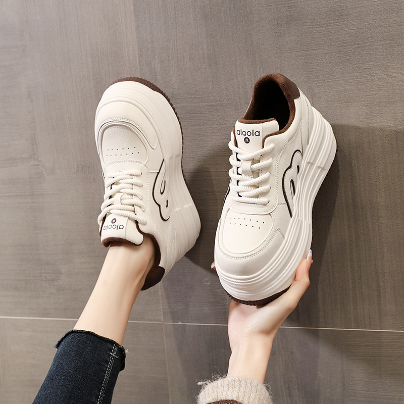 Giày sneaker nữ đế dày tăng chiều cao, phong cách đa năng, lót nhung ấm — gạo nâu