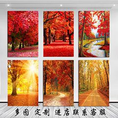 赤いカエデの木の赤いカエデの葉の壁画の赤い火の秋の風景画の大豊作の黄金の地面は絵の背景を掛けて自らくっつきます。