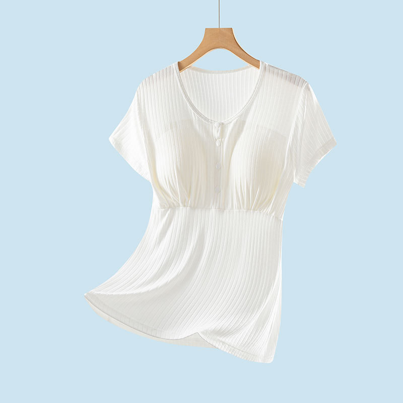 授乳服の授乳上着は外に出ます。|undefined