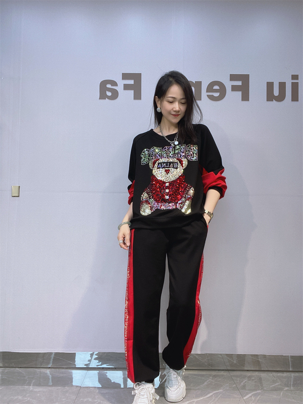Europa y los Estados Unidos de la ropa de mujer diamante empalme cuello redondo manga larga pantalón conjunto damas de otoño casual diseño suelto pantalón conjunto