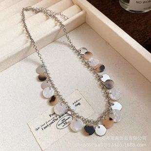 �͹Ŵ����ײɫ�A���朕r��choker�i���С���߼��К��|�����l