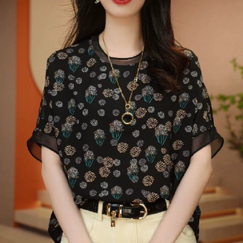 Высококачественная шифоновая футболка с короткими рукавами для женского темперамента минус 2024 летом новая модная рубашка свободного живота топ