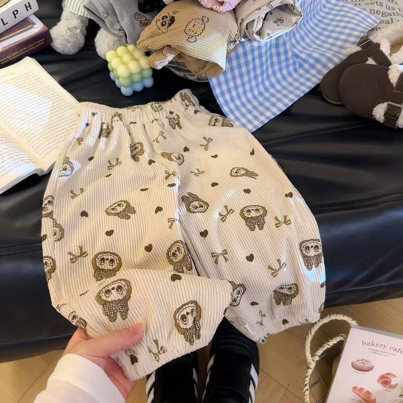 女の子の秋冬の花のコーデュロイの長ズボンの赤ちゃんはかわいいです。|undefined