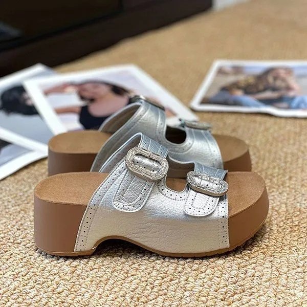 2026 zapatillas de verano para mujeres anti-deslizante de moda explosiva casual de playa zapatillas frías