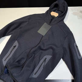 121104科技压胶口袋软壳衣男装秋冬保暖抓绒连帽休闲户外夹克外套