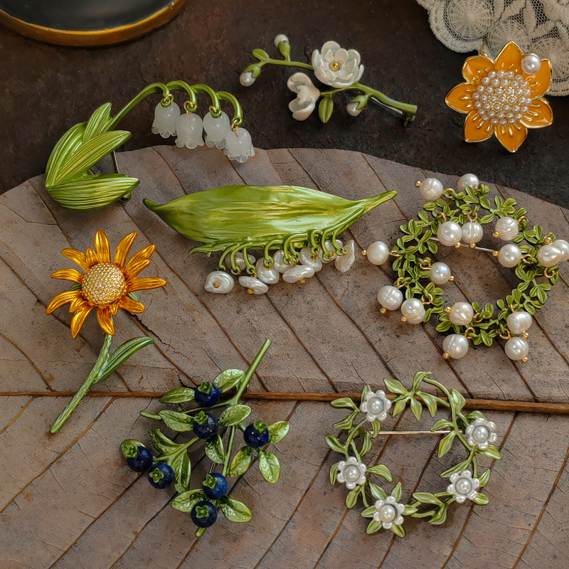 Vintage Lily of the Valley Pendant Brooch Palace Hand-Painted Enamel Leaf Brooch Corsage Ready for Sale