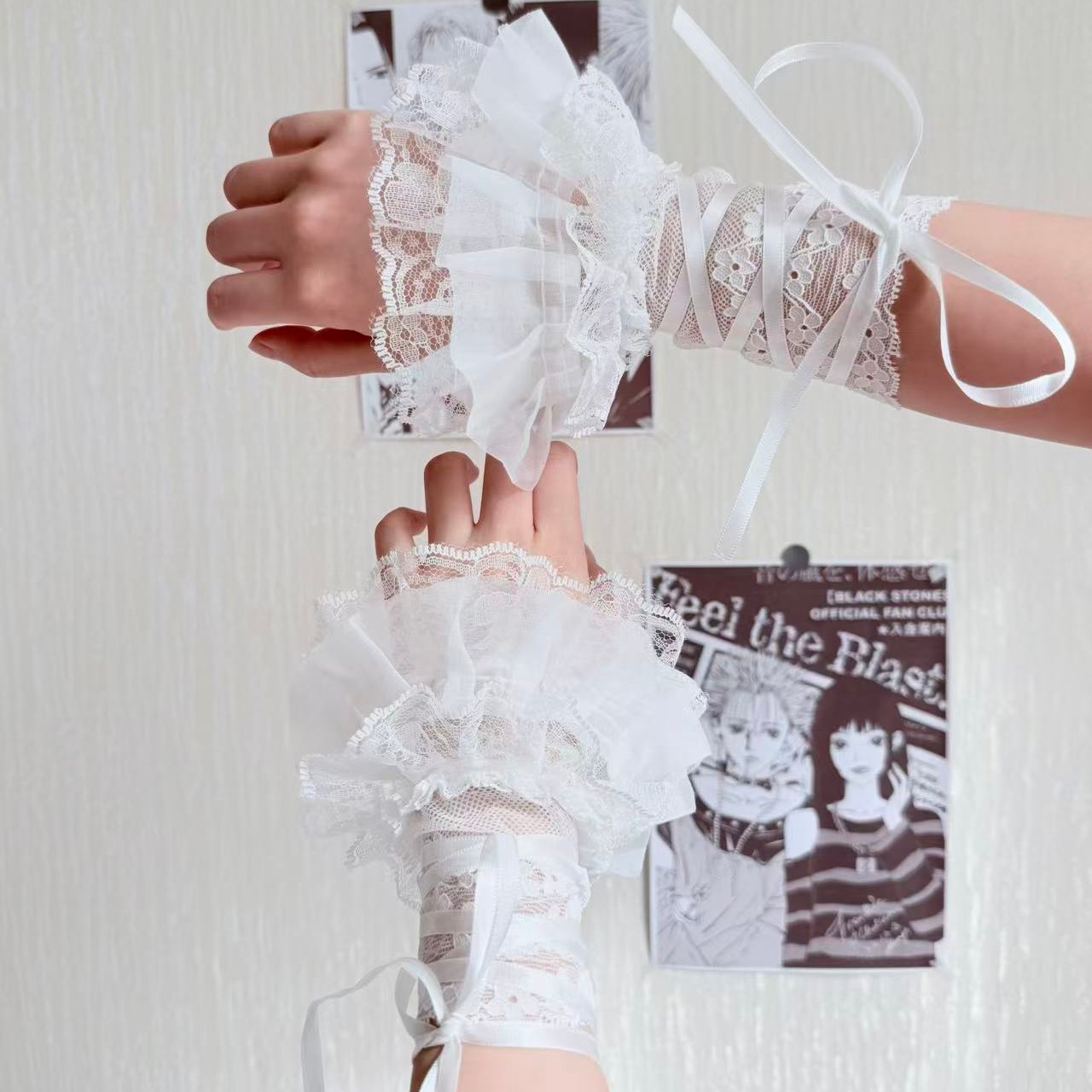 3겹 레이스 소매 화이트