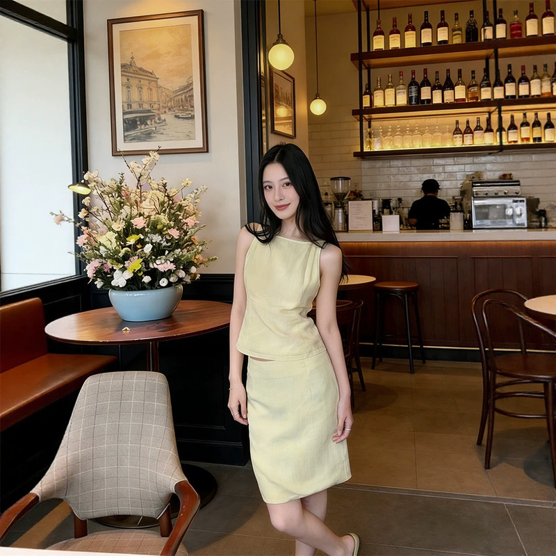 Rachel French-Style Waist-Cinching Set, Elegant Workwear Off-The-Shoulder Top and Straight Skirt Set for Women, Summer Style Rachel French-Style Waist-Cinching Set, Elegant Workwear Off-The-Shoulder Top and Straight Skirt Set for Women, Summer Style