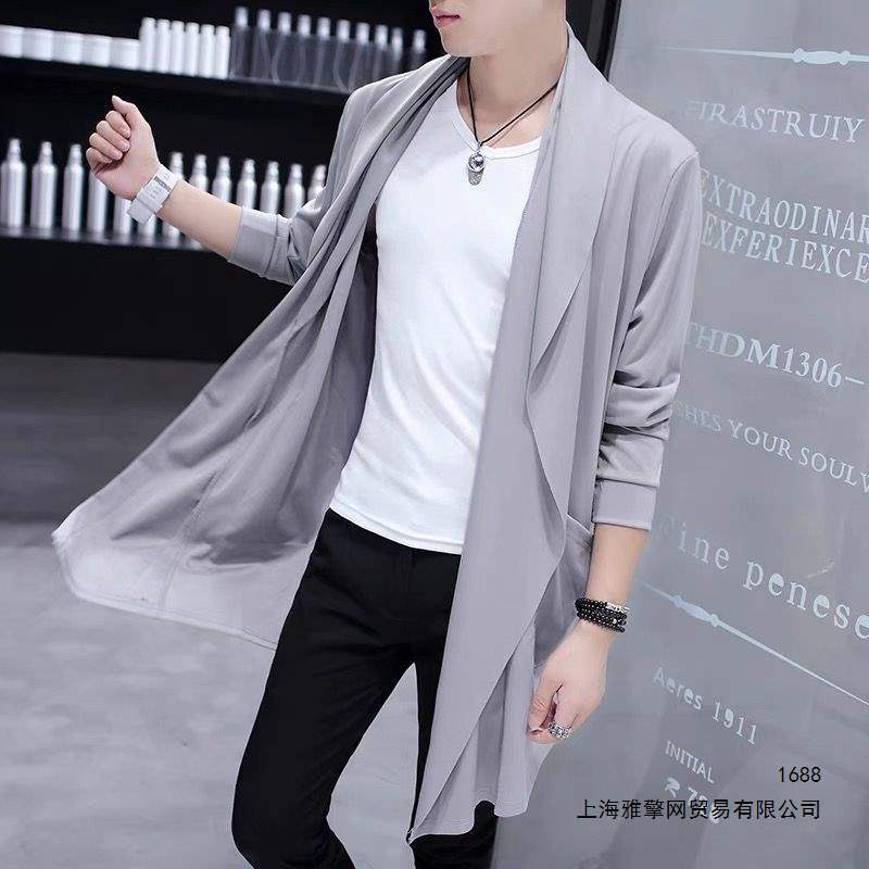 Korean style men's cape, 2026 spring/summer/autumn style, mid-length, slim fit, stylish and trendy lightweight jacket for students.