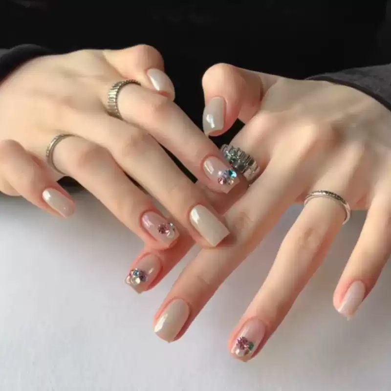 Popular gradient cat-eye manicure with rhinestones, high-end handmade fake nails, new dazzling light luxury nail stickers Popular gradient cat-eye manicure with rhinestones, high-end handmade fake nails, new dazzling light luxury nail stickers