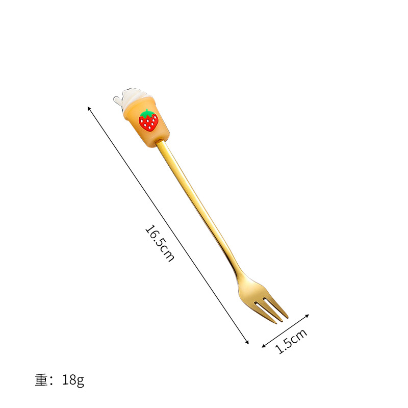 딸기 밀크티 컵과 포크