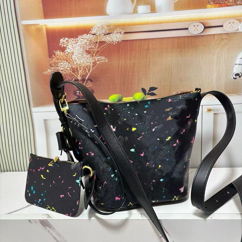 今年の新型バケツバッグの女性バッグのシングル肩のショルダーバッグの大容量の経典の古い花の高級な質感は人気があります。|undefined