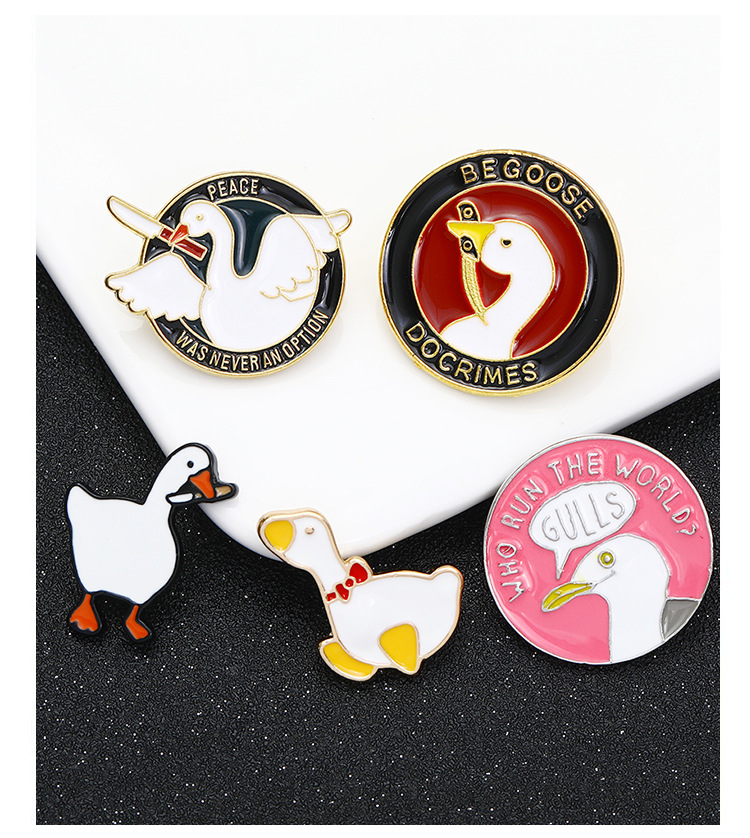 Cartoon Style Animal Alloy Plating Women's Brooches display picture 2