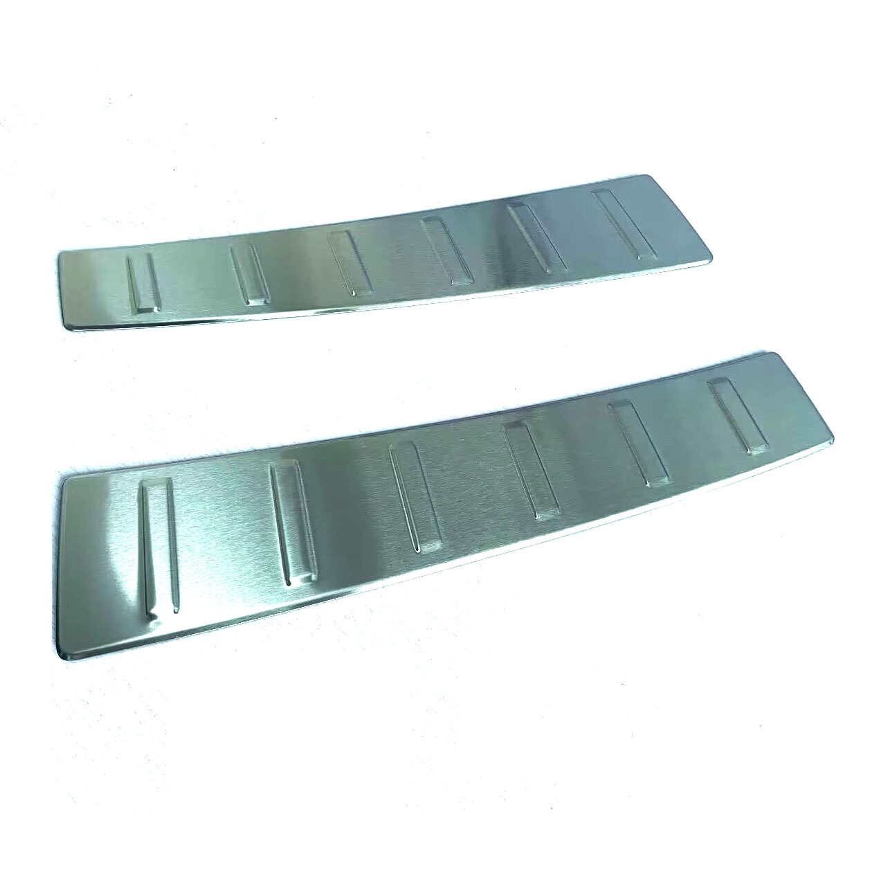 Suitable for 23-24 Mitsubishi Outlander Outlander inner and outer rear guard plate decorative sequins modification accessories